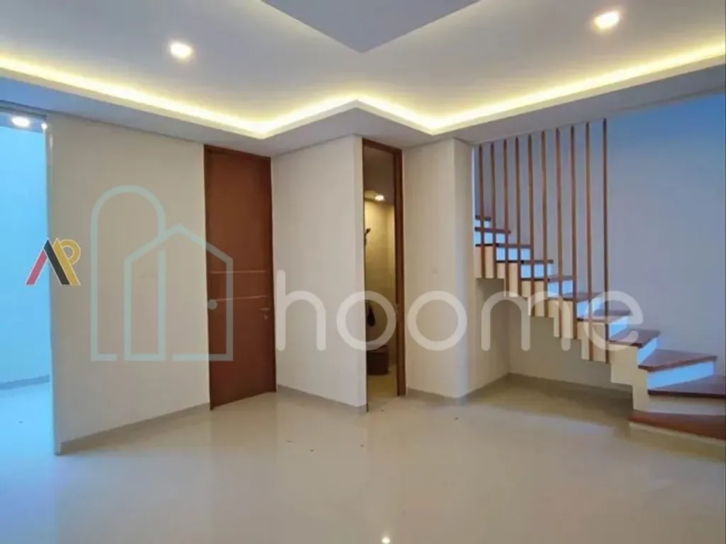 Rumah Jual Cimanggis Dekat UI Depok 3 Lantai Private Pool Ala Resort