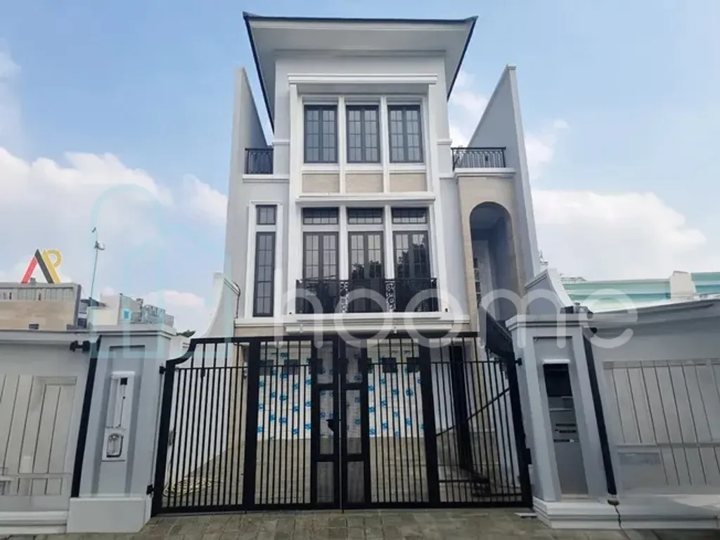 Rumah Mewah Dekat Simatupang Cilandak Timur Jakarta Selatan