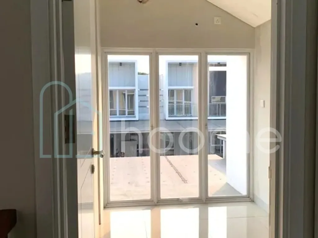 Rumah 2lt 6x15 90m type 3KT Cluster Yarra JGC Jakarta Garden City