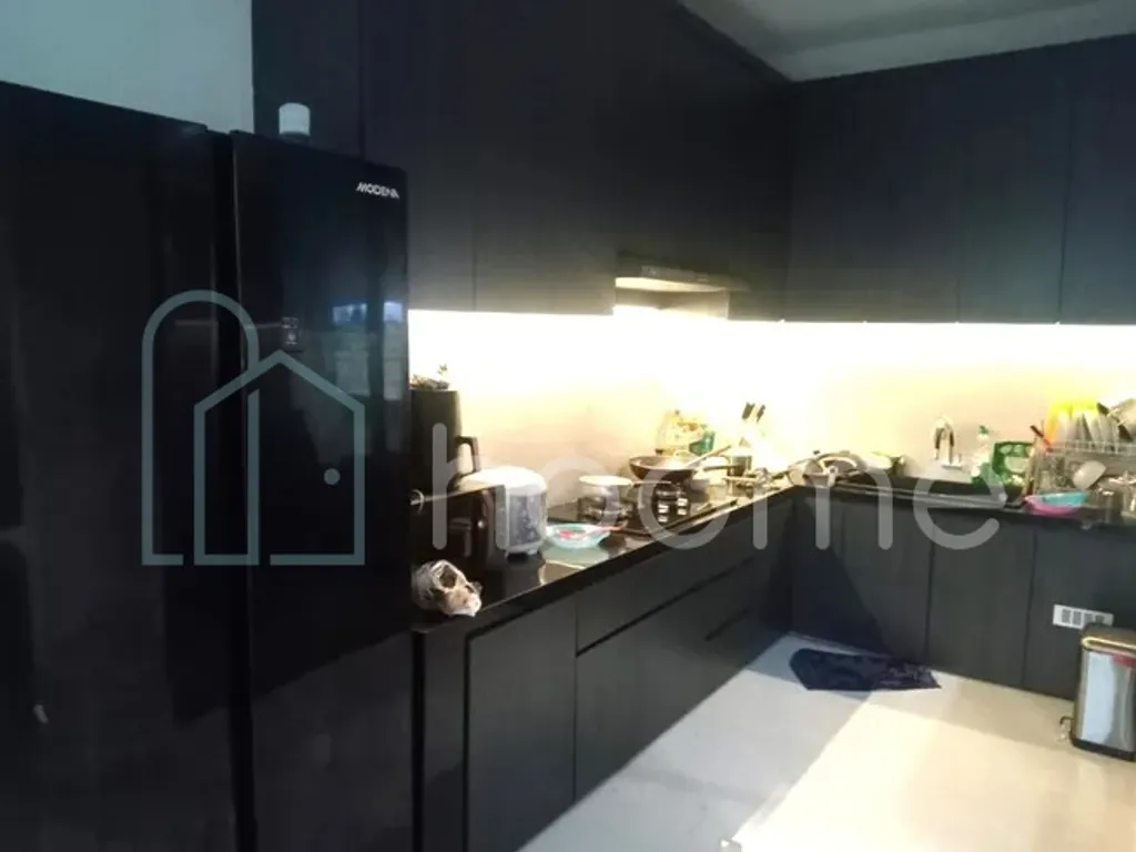 Rumah attic 7x15 105m 4KT Cluster Mahakam JGC Jakarta Garden City