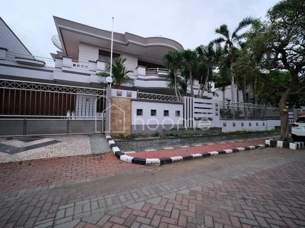 Dijual Rumah Luas 1050m² 6KT 9KM di Lokasi Strategis, Potensi Tinggi!