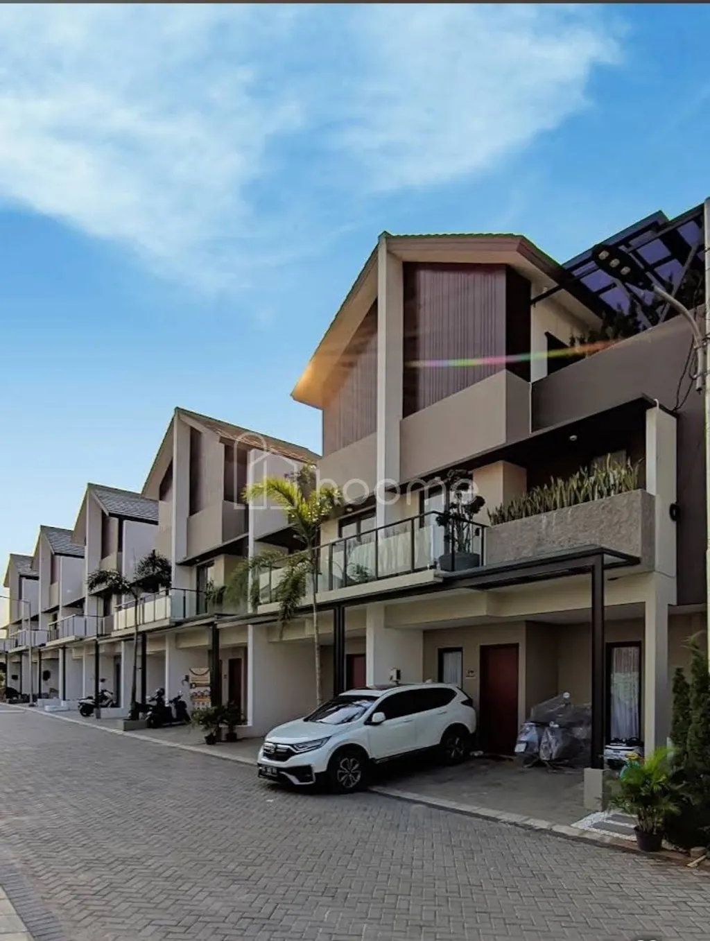 Rumah Siap Huni 3 Lantai di Bintaro