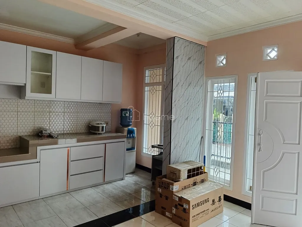 Rumah Semifurnish 2 Lantai Di Taman Cibaduyut Indah