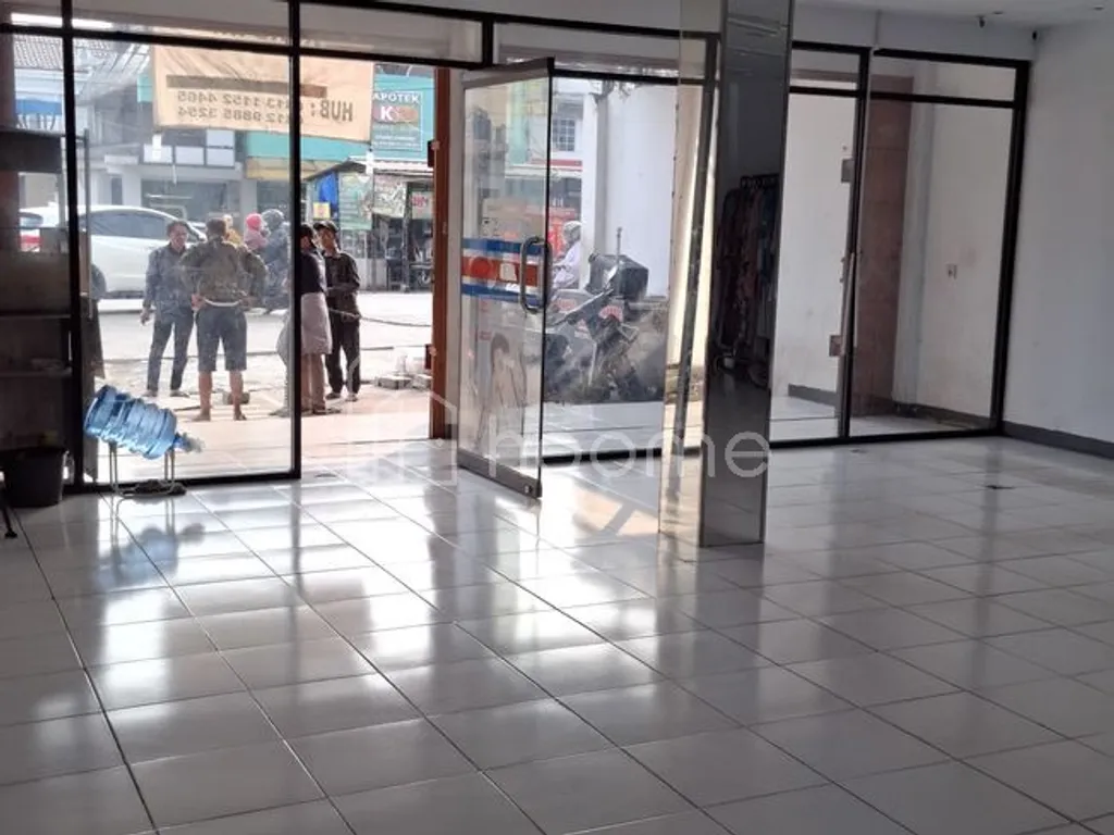 DIJUAL RUKO 3 LANTAI DI PINGGIR JALAN RAYA CIKARET CIBINONG BOGOR