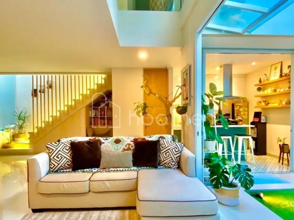 Dijual Cepat Rumah 2 Lantai Alana Boutique Town House SHM Jagakarsa