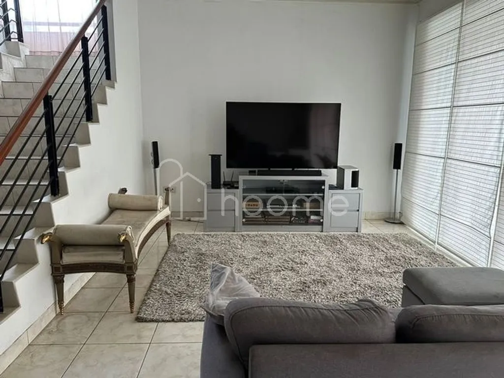 DIJUAL RUMAH MEWAH 2 LANTAI DI LEGENDA WISATA CIBUBUR