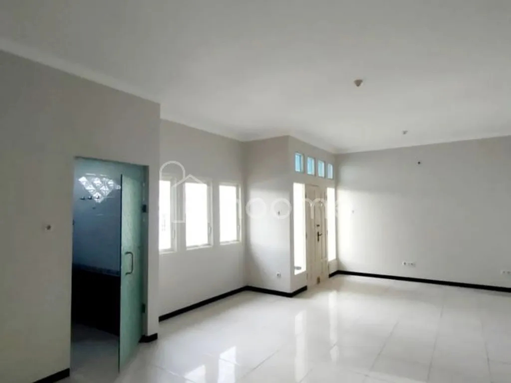 JUAL CEPAT RUMAH SIAP HUNI 2LANTAI DARMO PERMAI SELATAN DPS