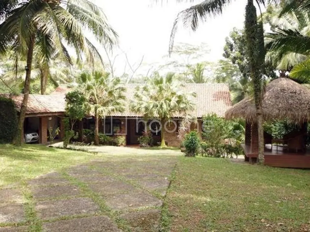 Villa Eksklusif Tropical House di Anyer - 6.800m² Dekat Pantai