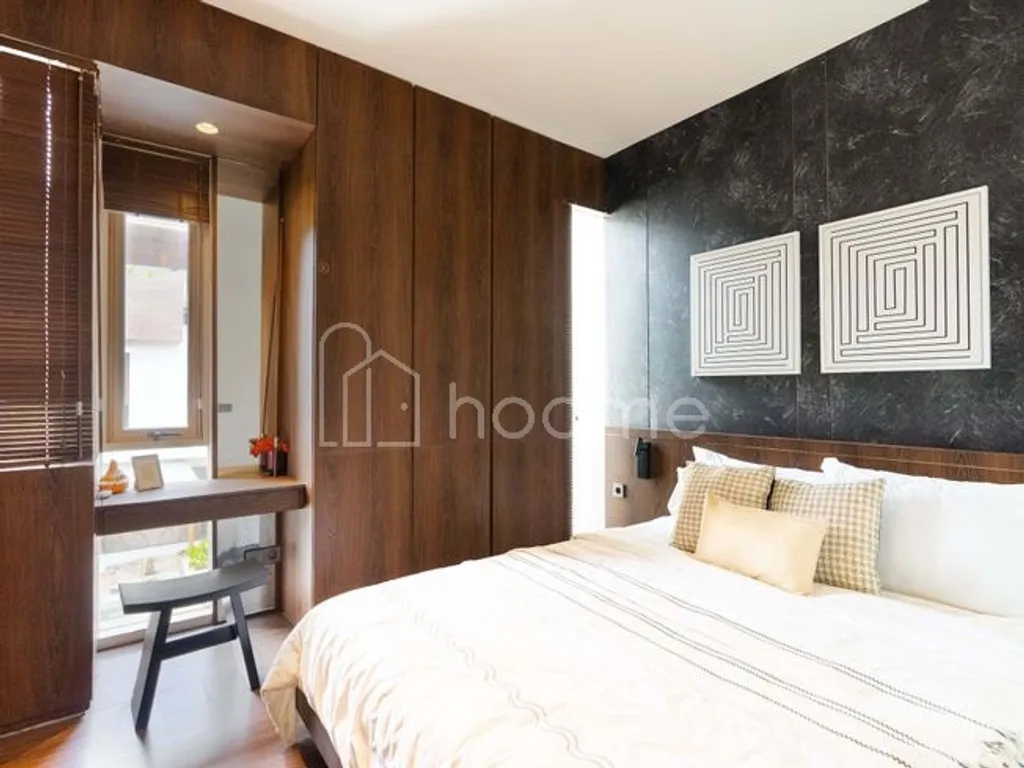 Rumah Exclusive 3 Lantai DP 0% Semi Furnished di Puri