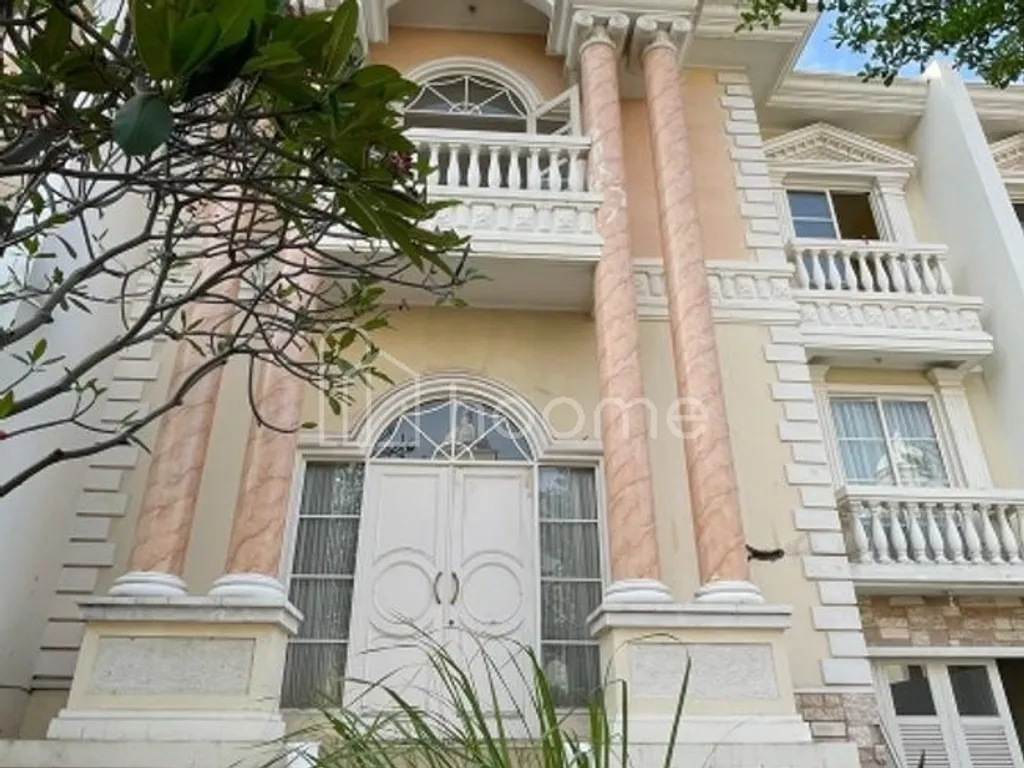 Rumah limited pantai indah kapuk layar permai