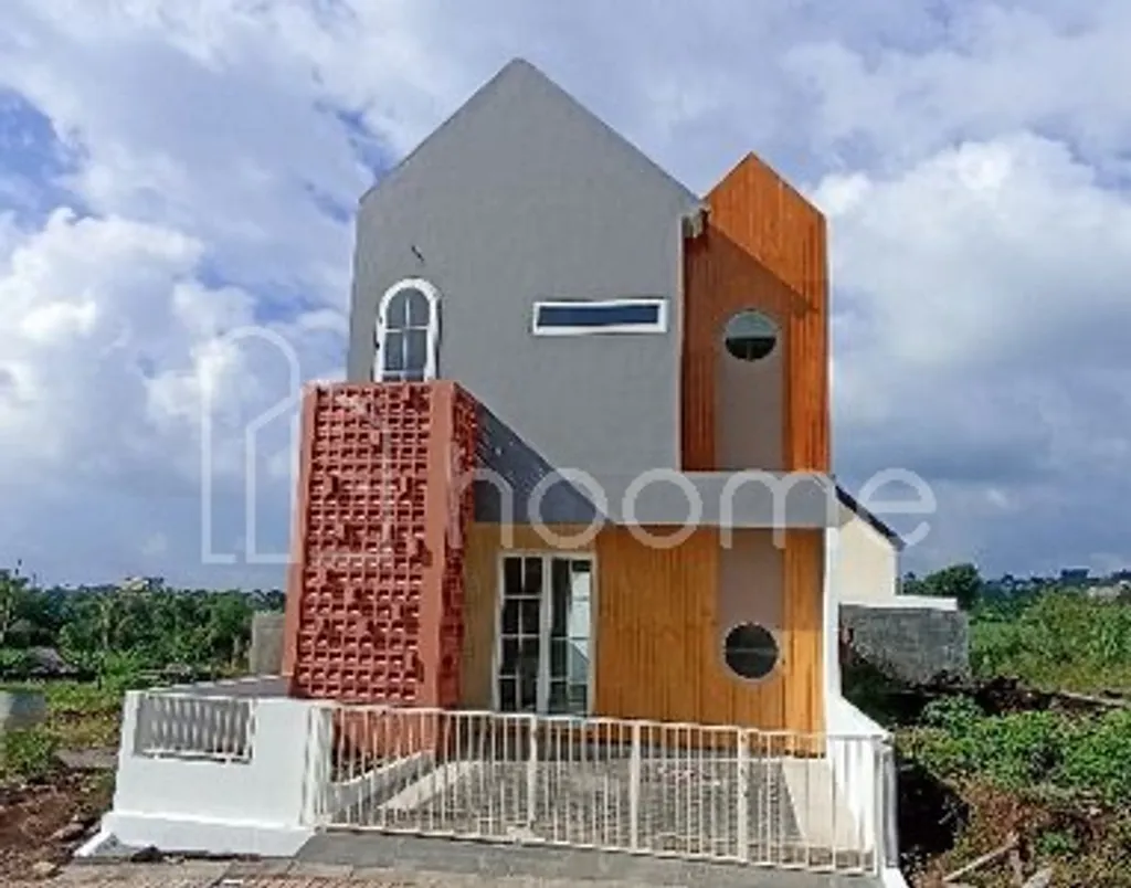 Rumah 2 lantai modern dekat kota batu & malang