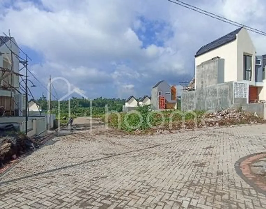 Rumah 2 lantai modern dekat kota batu & malang