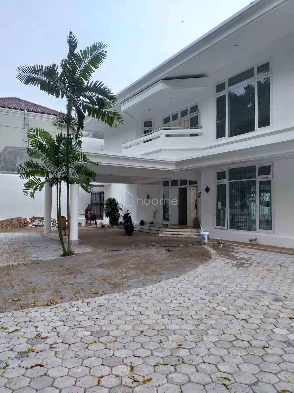 Dijual Rumah Mewah 6KT 6KM 1000m² di Lokasi Strategis, Luas Tanah 1650m²