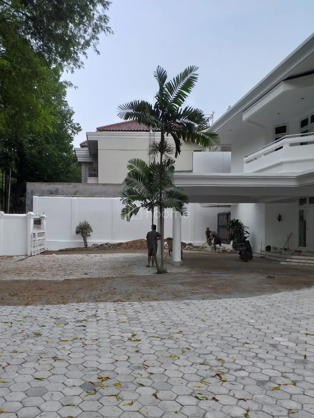 Dijual Rumah Mewah 6KT 6KM 1000m² di Lokasi Strategis, Luas Tanah 1650m²