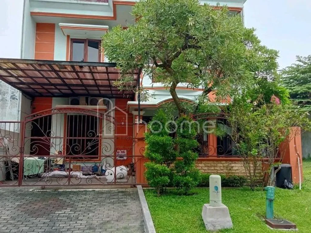 JUAL CEPAT RUMAH Graha Family dkt pakuwon mall roca wiyung