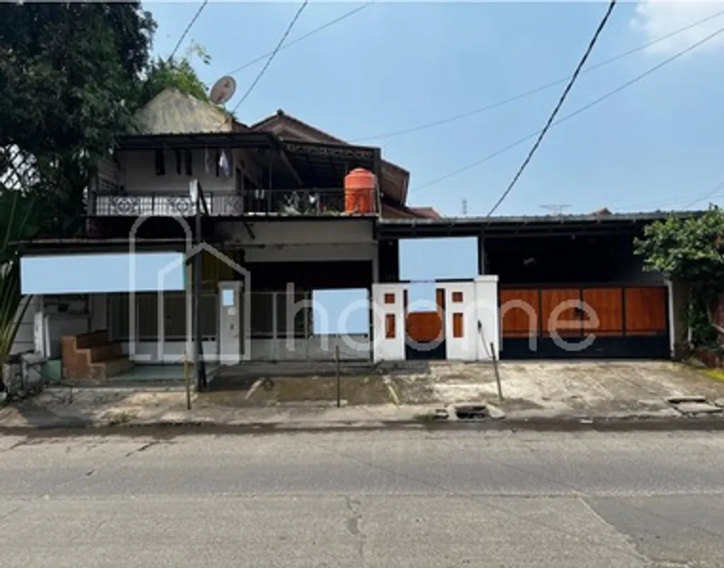DIJUAL RUMAH KOS-KOSAN 2 LANTAI DI JALAN RAYA PEKAYON BEKASI