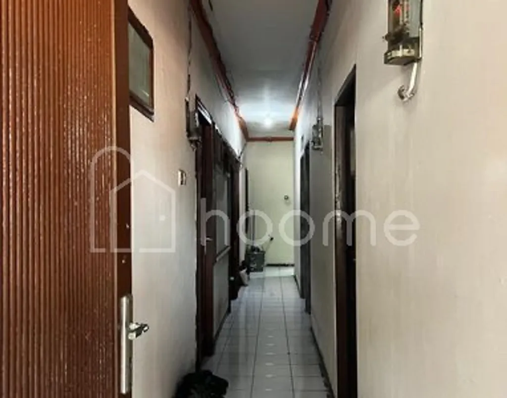 DIJUAL RUMAH KOS-KOSAN 2 LANTAI DI JALAN RAYA PEKAYON BEKASI