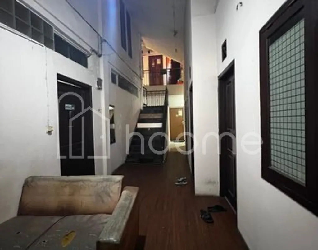 DIJUAL RUMAH KOS-KOSAN 2 LANTAI DI JALAN RAYA PEKAYON BEKASI