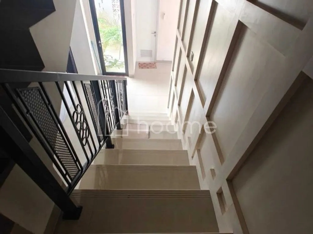 DIJUAL RUMAH 2 LANTAI DI KRATON RESIDENCE CIKARANG BEKASI