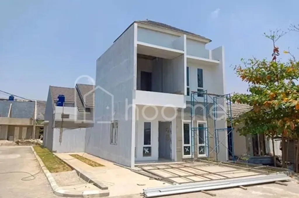Dijual Rumah Modern 2KT 3KM 320m² di Lokasi Strategis, Luas Tanah 400m²!