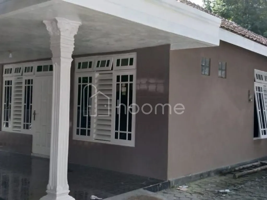Rumah Ambarketawang Utara Jl. Wates dkt Bakmi Jawa Tan Ndeso