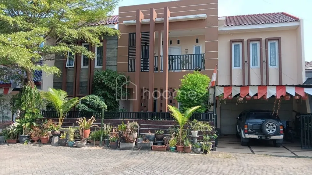 RUmah mewah 2 lantai siap huni furnish SHM di Taman CIlegon Indah