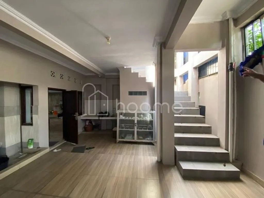 Rumah 3 Lantai Lokasi Strategis Premium dekat Olifant International