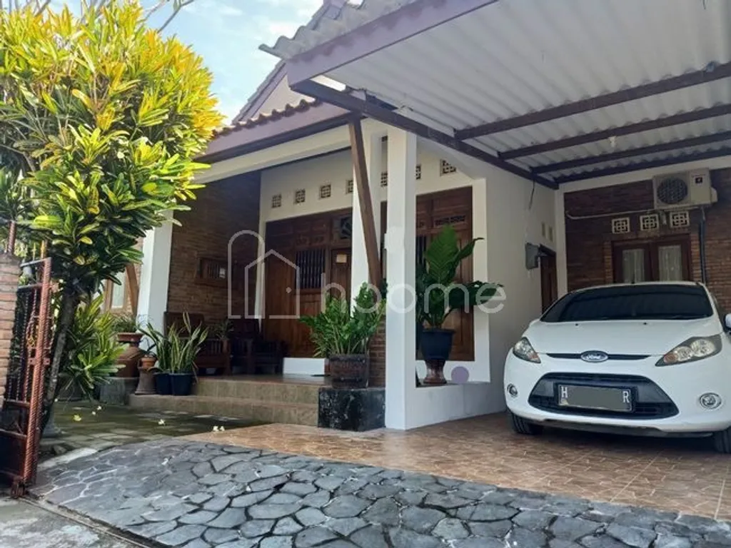 Rumah Asri Model Etnik Bata Ekspose dkt Stadion Maguwoharjo, SD Model