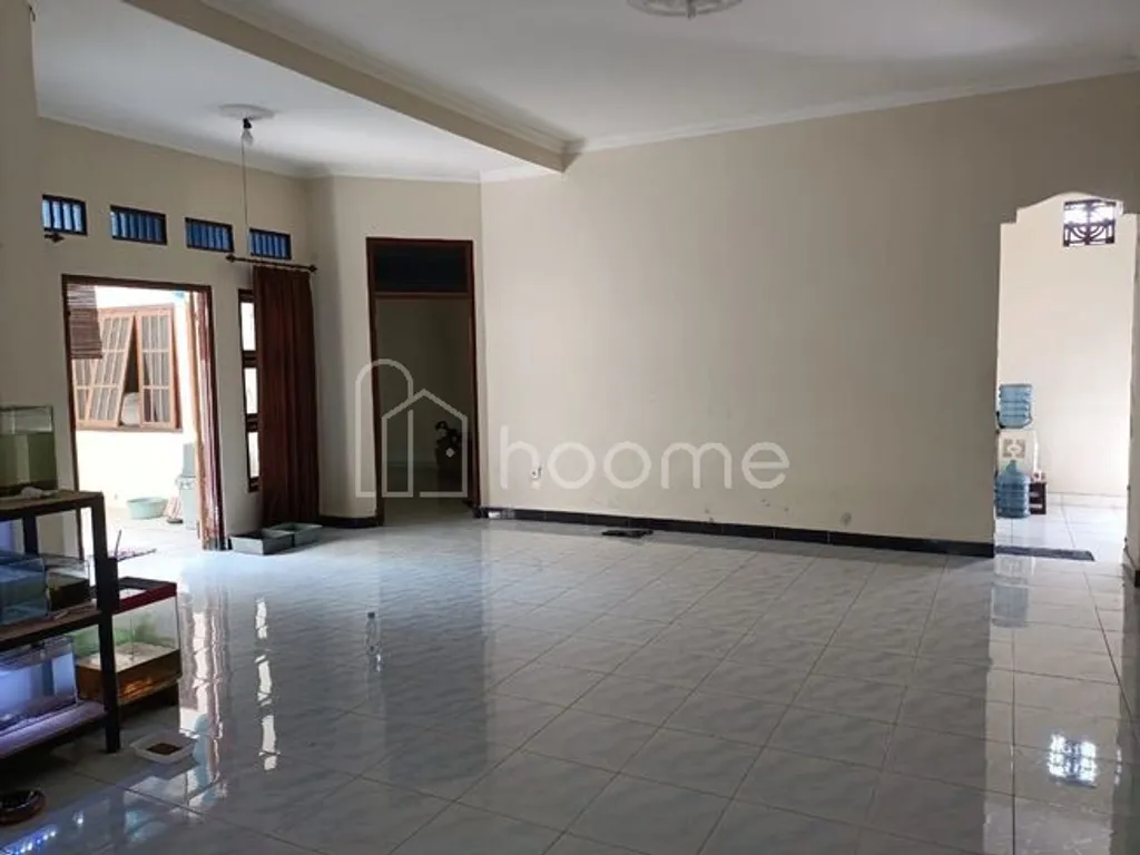 Jual Rumah 9 Kamar Luas 311 Meter di Jakal Km 13 dkt Kampus UII Pusat — foto 1 dari 4