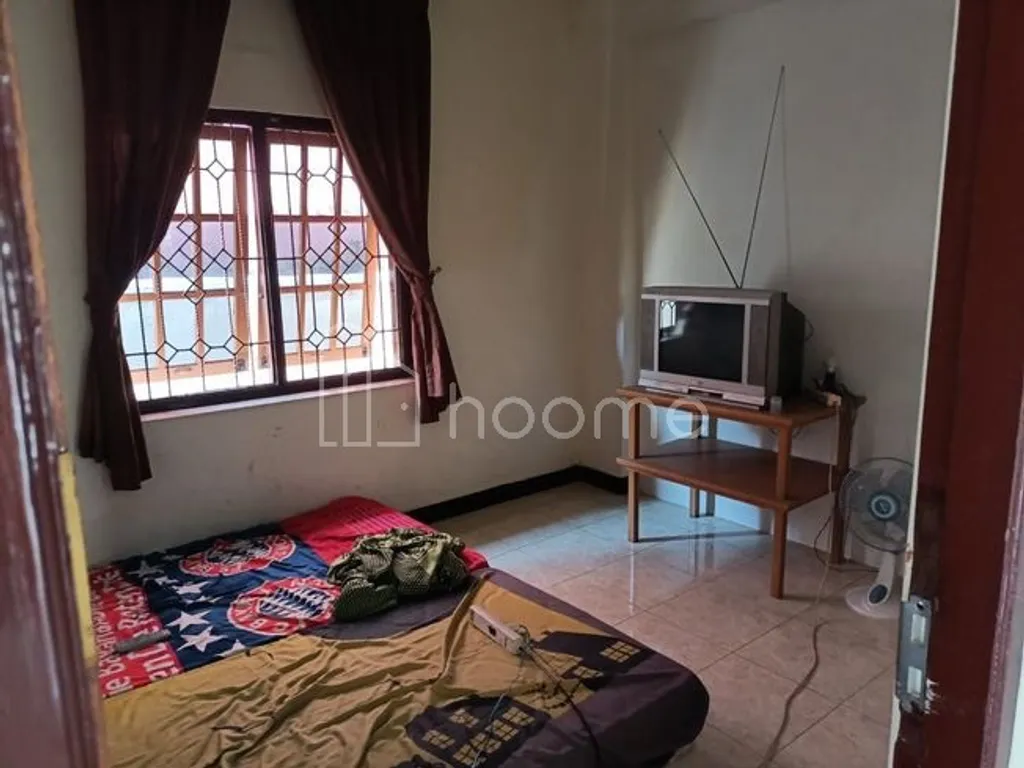 Jual Rumah 9 Kamar Luas 311 Meter di Jakal Km 13 dkt Kampus UII Pusat