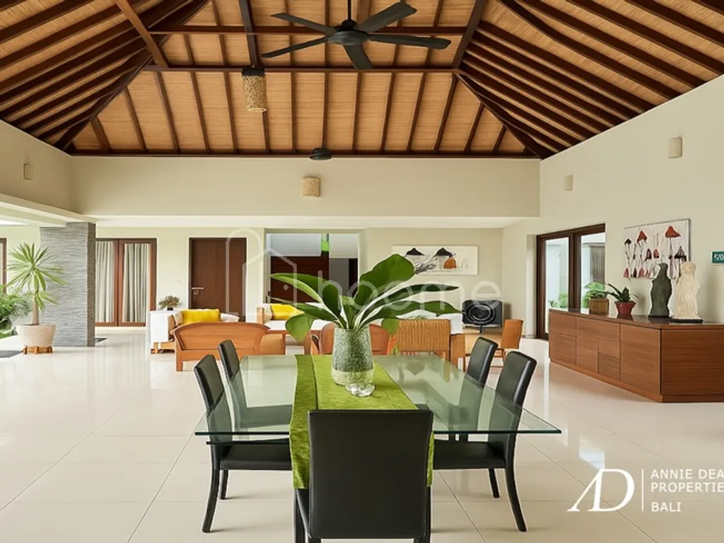 FREEHOLD 5-BEDROOM VILLA IN THE PRIME AREA OF BATU BOLONG, CANGGU