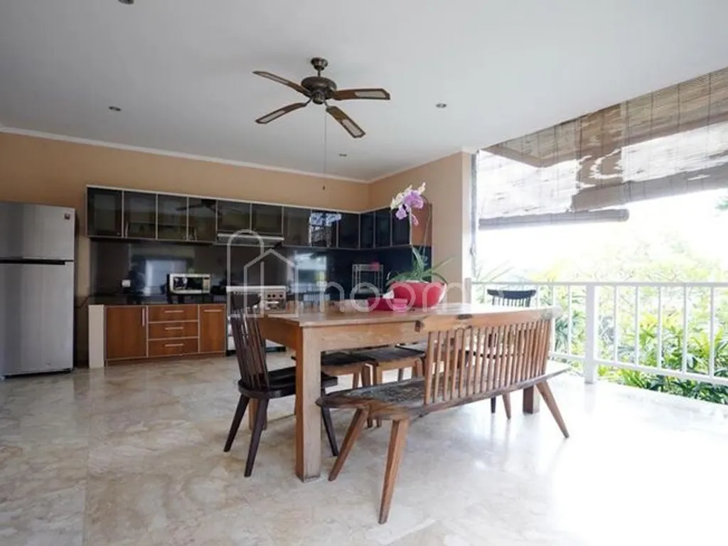 FREEHOLD MODERN BALINESE-STYLE VILLA IN CANGGU