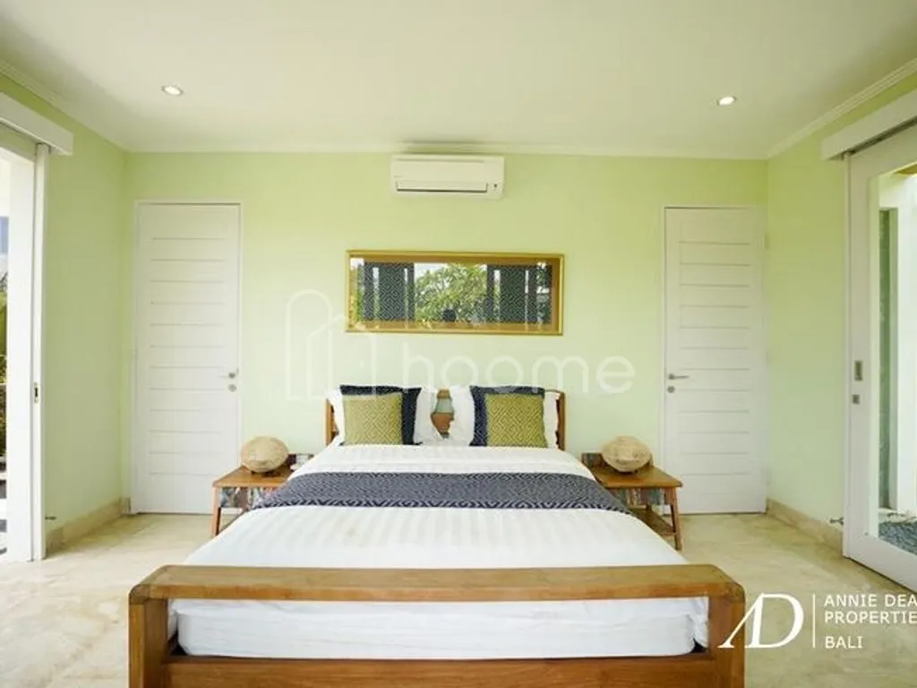 FREEHOLD MODERN BALINESE-STYLE VILLA IN CANGGU