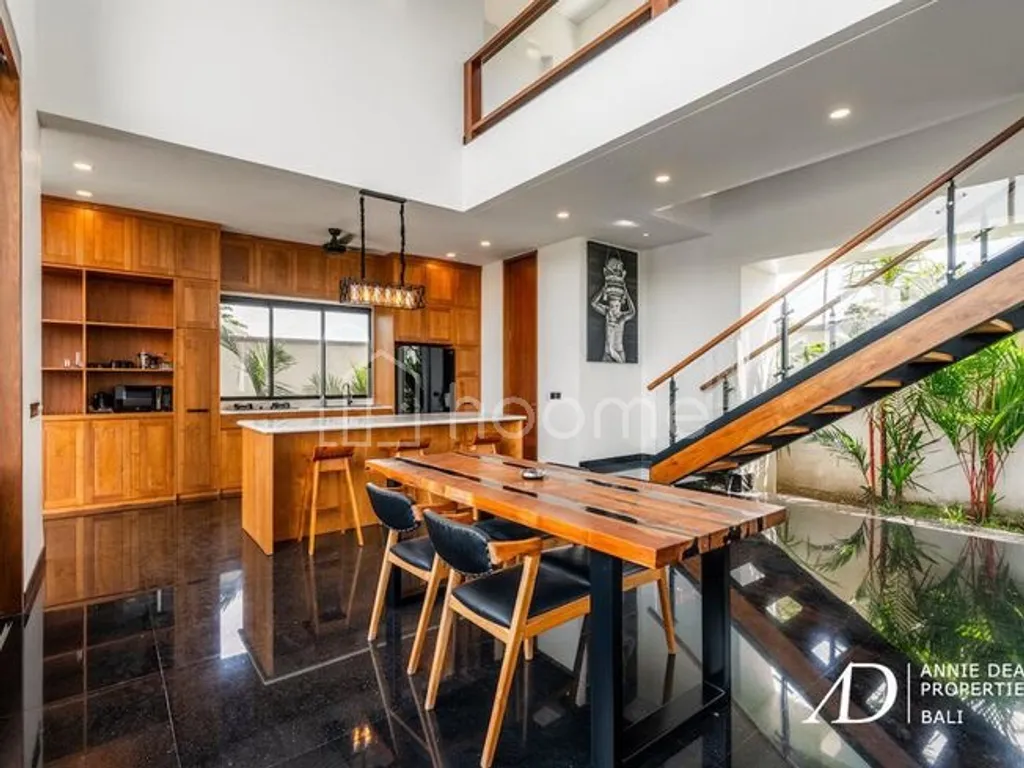 FREEHOLD 5-BEDROOM NEW VILLA NEAR ECHO BEACH CANGGU