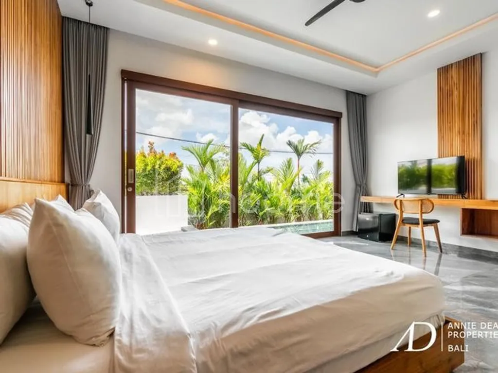 FREEHOLD 5-BEDROOM NEW VILLA NEAR ECHO BEACH CANGGU