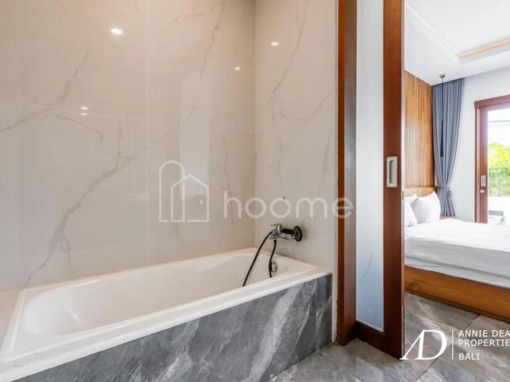 FREEHOLD 5-BEDROOM NEW VILLA NEAR ECHO BEACH CANGGU