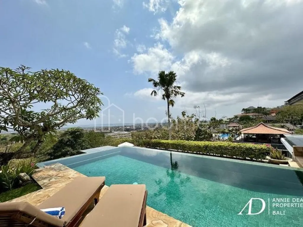 FREEHOLD HILL-SIDE LUXURY FREEHOLD VILLA OFFER STUNNING OCEAN VIEWS