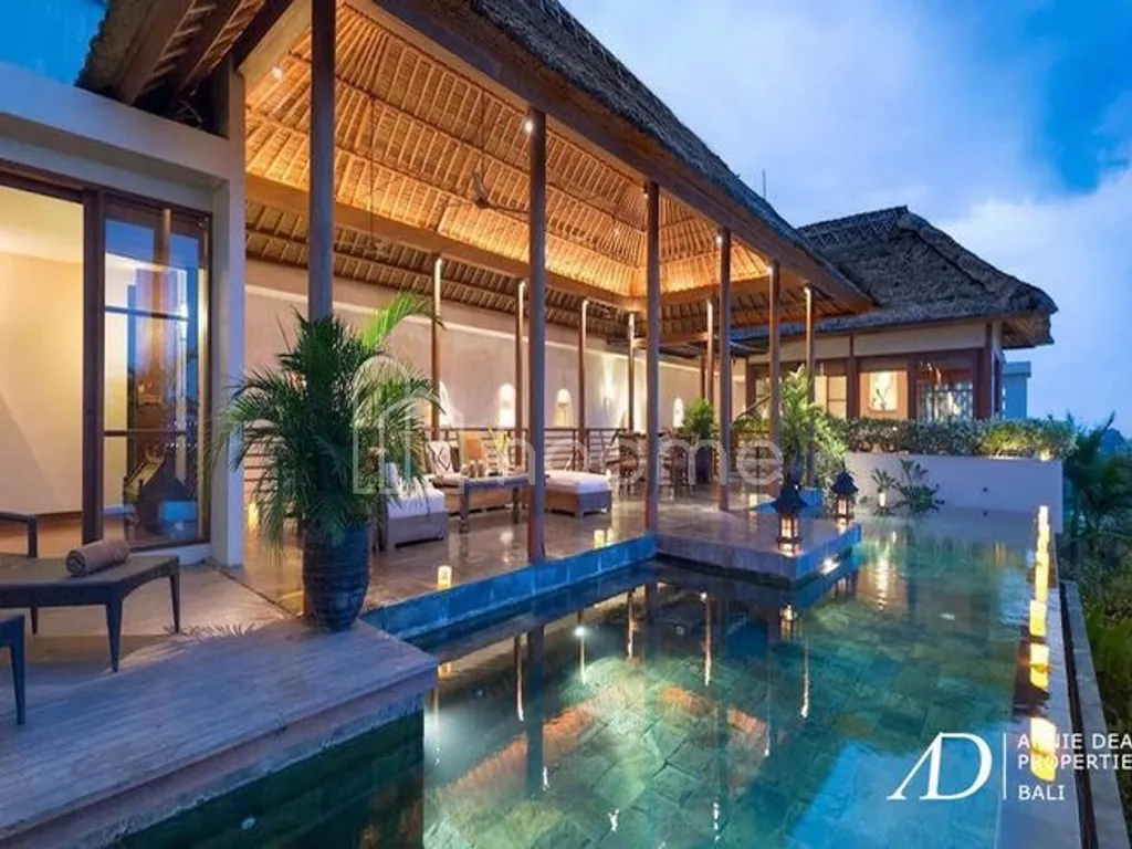FREEHOLD | ICONIC LUXURY ESTATE WITH 180° OCEAN VIEWS IN JIMBARAN