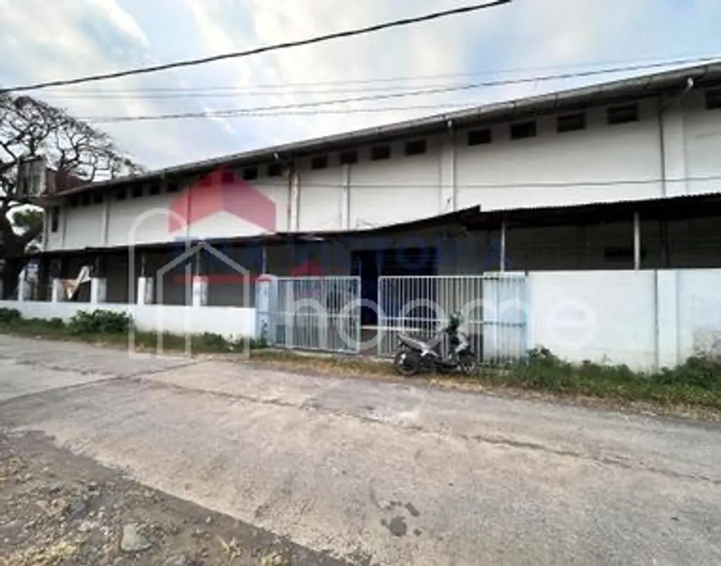 Ruko Komersial di Pinggir Jalan Sewa Lokasi Usaha Siap Operasi