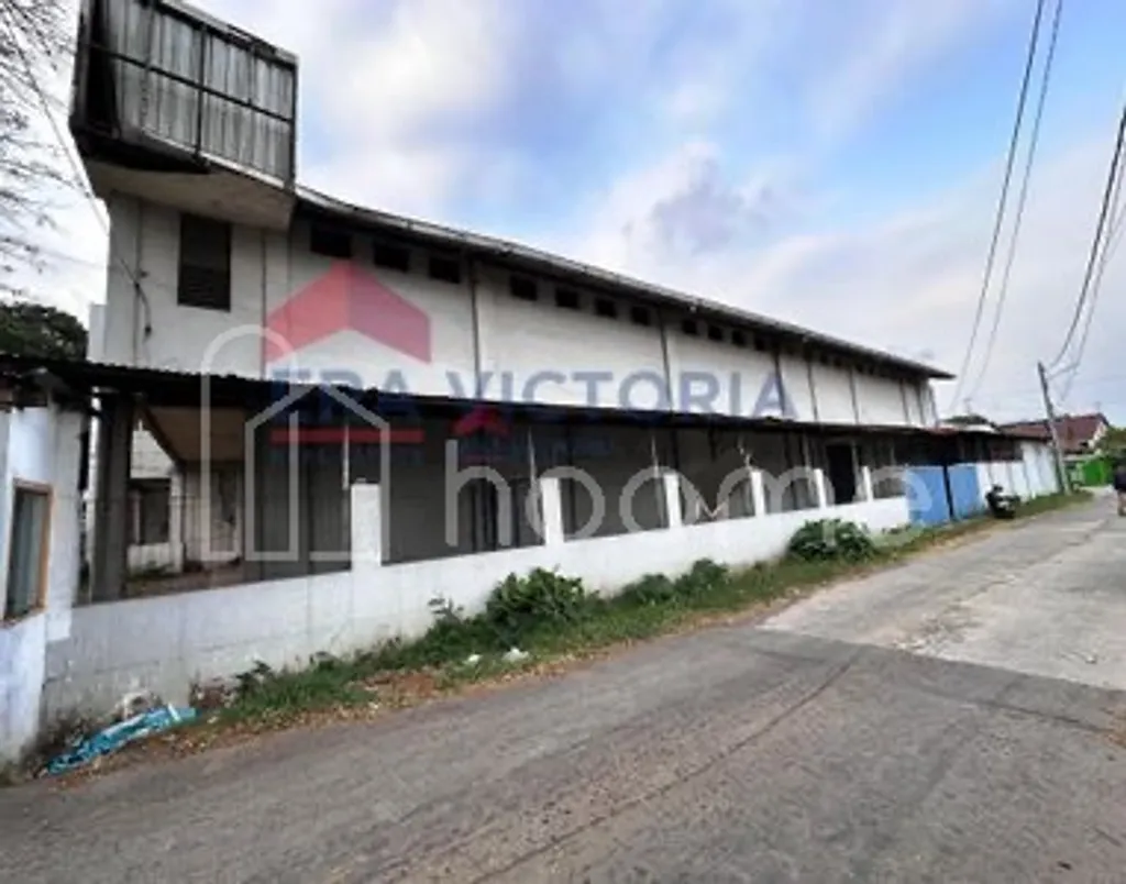 Ruko Komersial di Pinggir Jalan Sewa Lokasi Usaha Siap Operasi