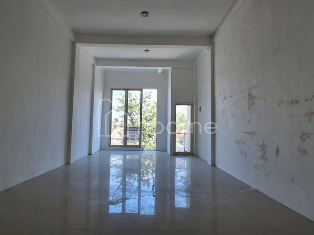 Sewa Ruko Strategis 2KM 180m² di Lokasi Terbaik!