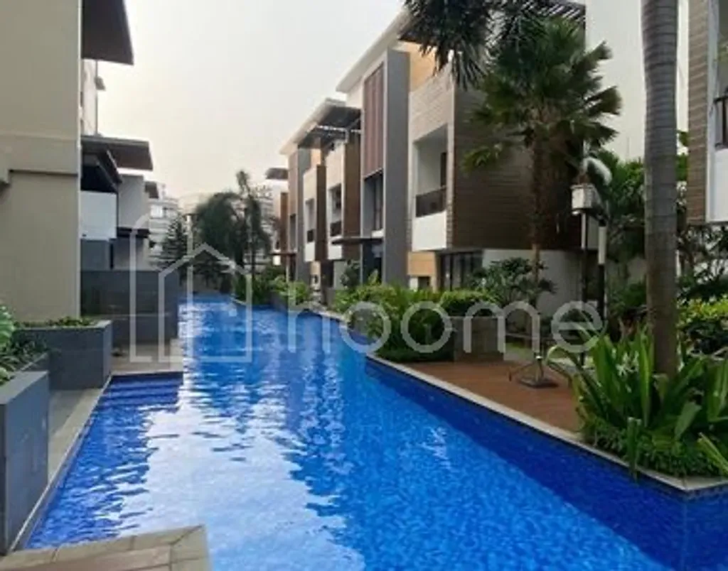 DISEWA APARTEMEN LOFT 2 LANTAI 3 BR FULL FURNISH BARU DEPAN SWIM POOL