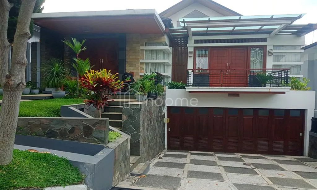 Rumah Full Furnish Serasa Villa Dengan Swimming Pool View Kota Bandung di Resort Dago Pakar