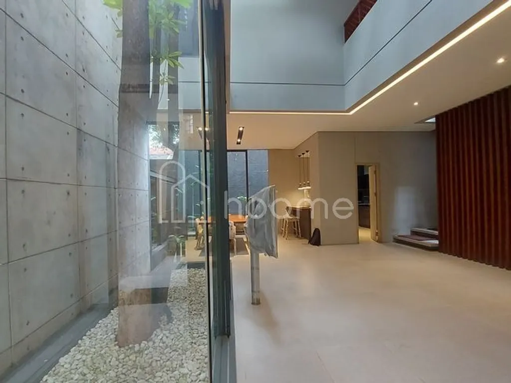 Disewakan rumah cantik baru, siap huni di Lebak Bulus Indah