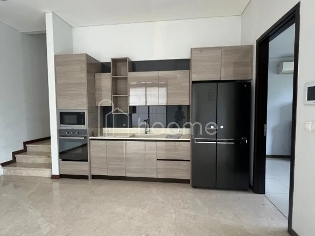 Disewakan Rumah MEWAH Cluster Lakewood Navapark di BSD