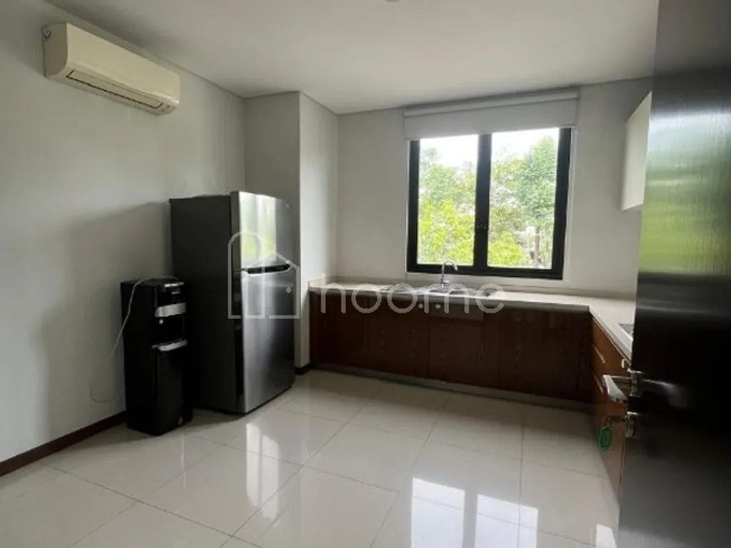 Disewakan Rumah MEWAH Cluster Lakewood Navapark di BSD