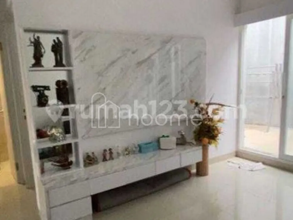 Dijual Rumah strategis di Taman Holis Indah 1