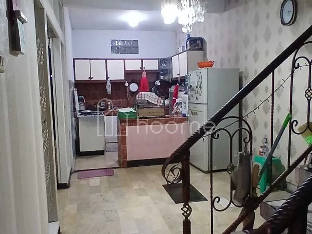 Rumah tinggal di Muara Sari 2¼ lantai Semi furnished