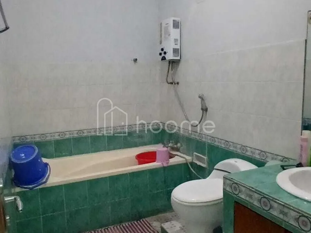 Rumah tinggal di Muara Sari 2¼ lantai Semi furnished