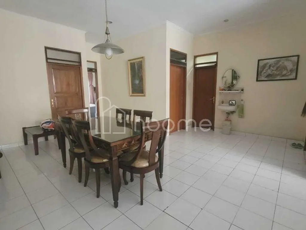 Dijual Rumah di Jalan Batununggal Sentosa